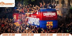 Barcelona ăn mừng cú ăn ba tưng bừng